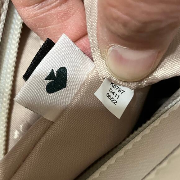 KATE SPADE LRAGE WHITE SAFFINAO LEATHER SHOULDER BAG - Picture 16 of 16